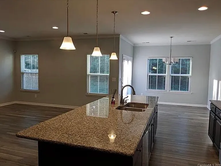 6828 Carradale Way — Photo 13