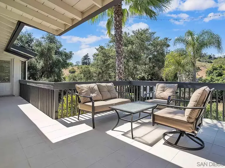 3550 Laketree Dr — Photo 37