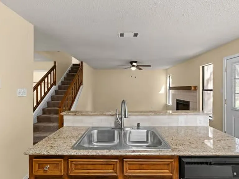 906 Tanner Rd — Photo 10