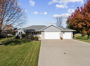 W6340 Lilac Rd, MENASHA, WI 54952