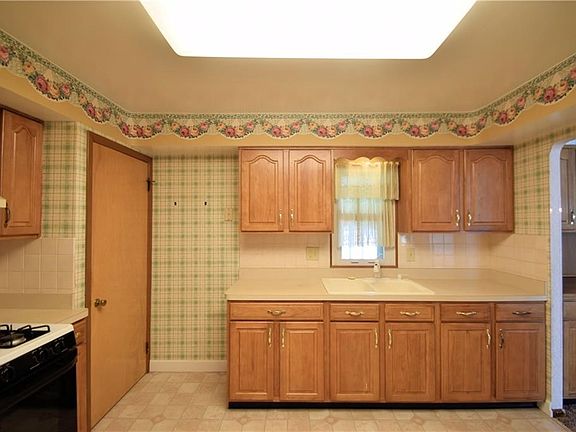 3rd image of 7290 Hacienda Dr