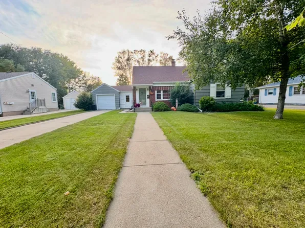 1730 S Lincoln St, Aberdeen, SD 57401