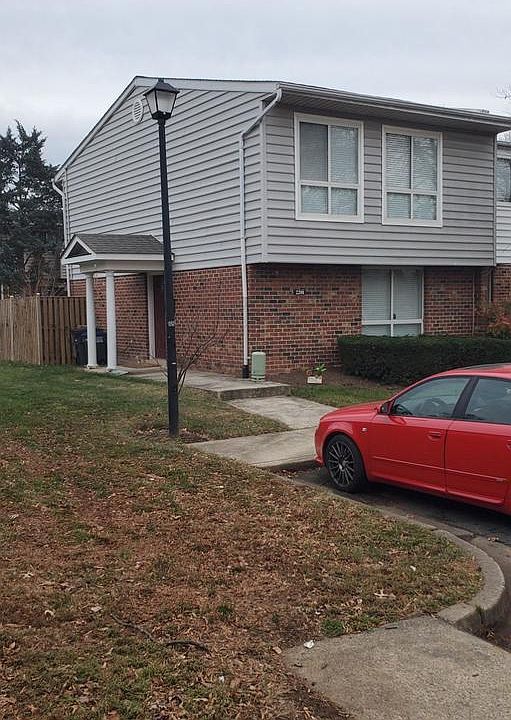 2nd image of 2201 Gingell Pl