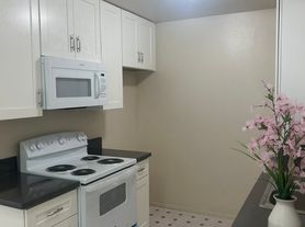 145 Camellia Way, Modesto, CA