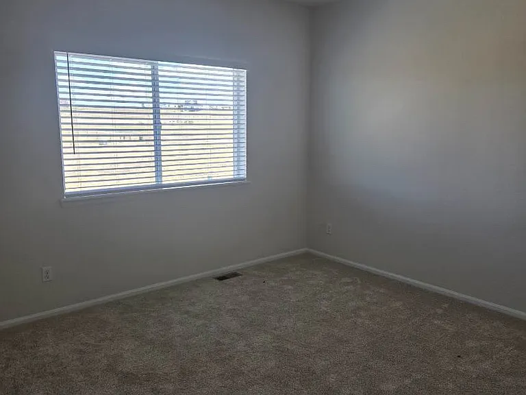 28345 Dylon Cir — Photo 9