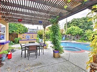 4th image of 3057 Taper Ave