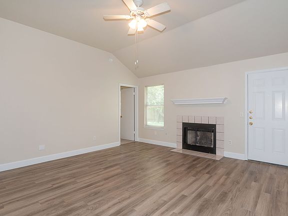 3rd image of 609 Sunny Brook Dr