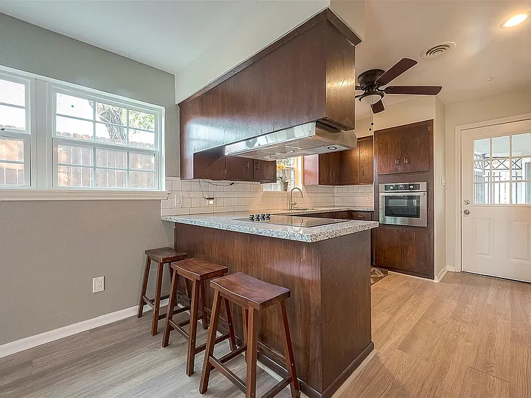 7810 Locke Ln — Photo 14