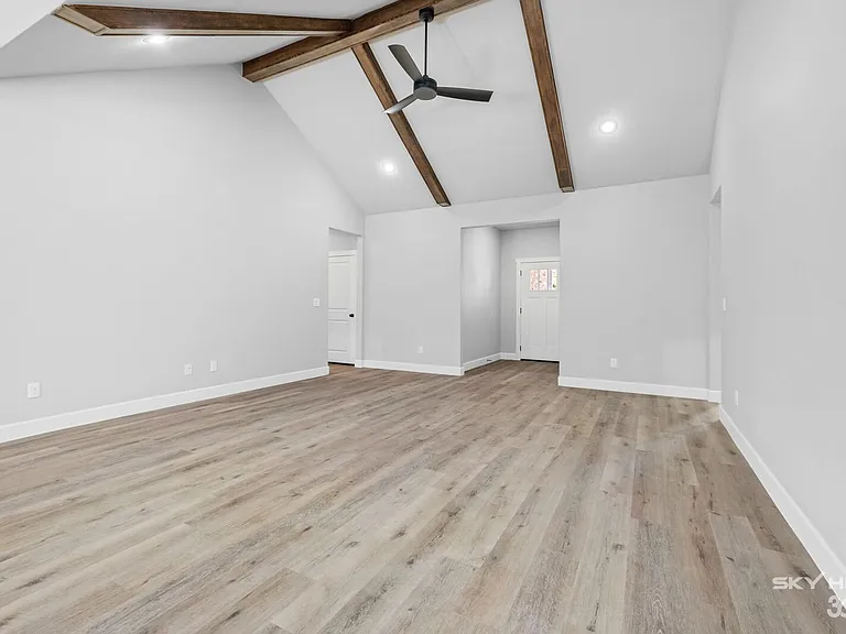 221 Dogwood St — Photo 6