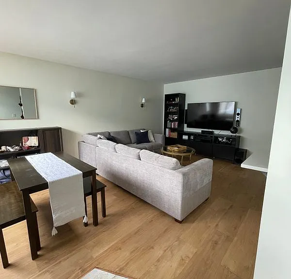 13 W Washington Ave #15 — Photo 9
