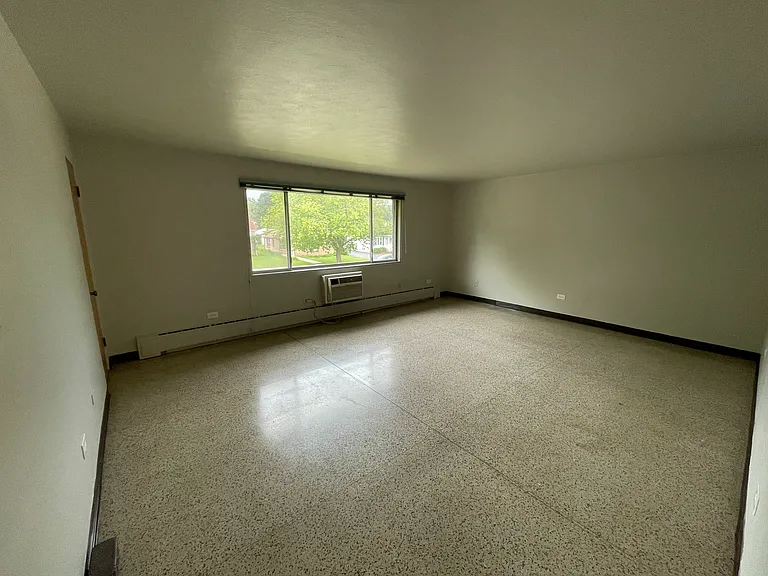 925 N Berwick Blvd #3 — Photo 2