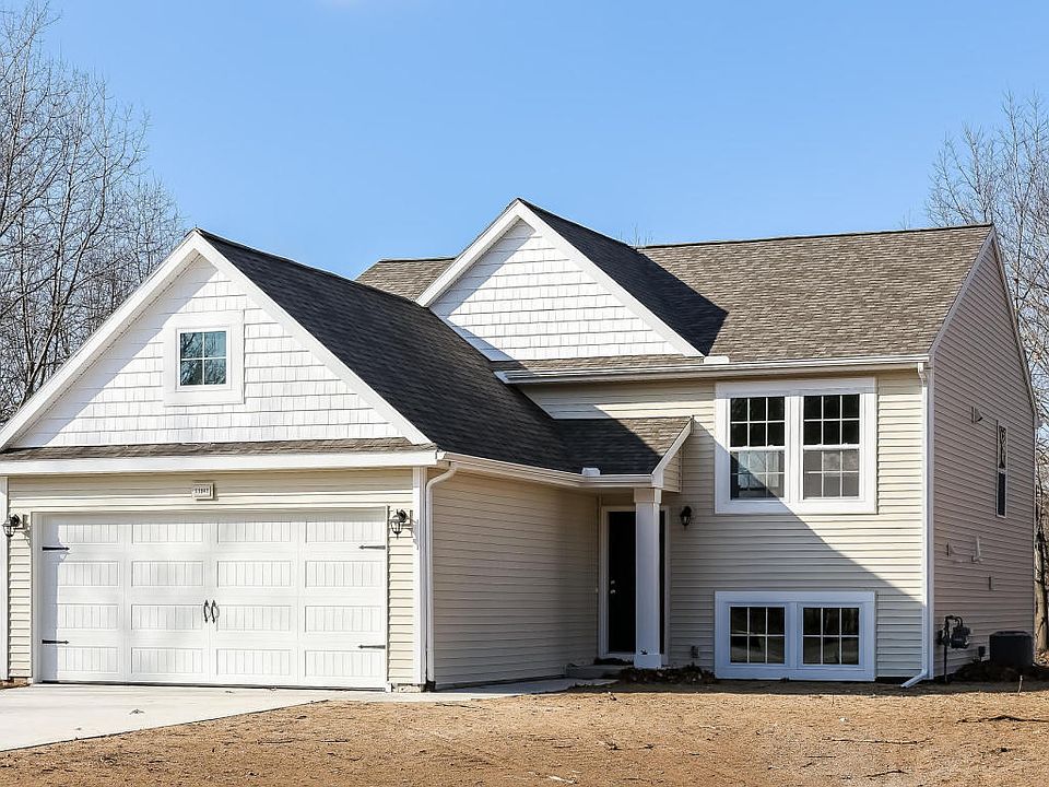 1st image of 11947 Wooddyke Dr NE