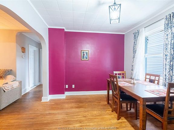 5th image of 1875 Windermere Rd