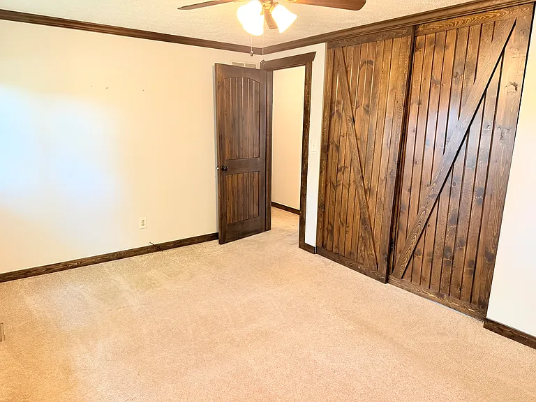 103 Valleyview Dr — Photo 12