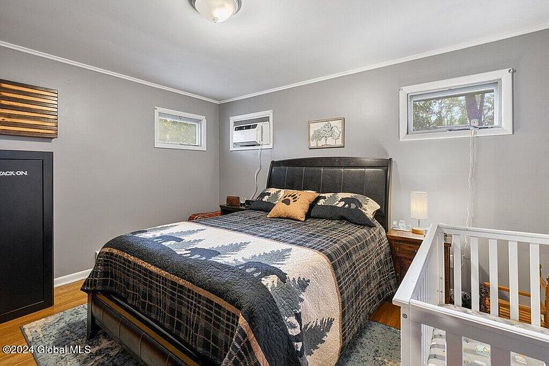 4th image of 86 Cordell Road