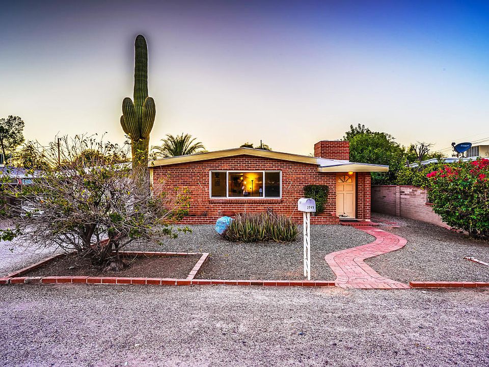 1st image of 2749 N Alvernon Ways