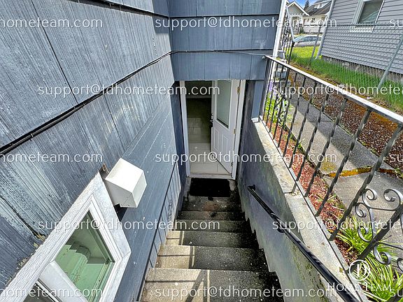 3rd image of 5302 S Pine St