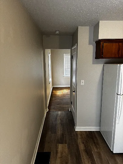 2 bed, 708 sqft, $1,600 — Photo 3