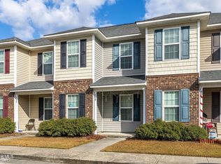 402 Falls Cv, Jacksonville, NC 28546