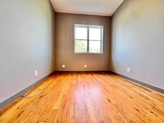 Rented by ERNY LLC | media 11