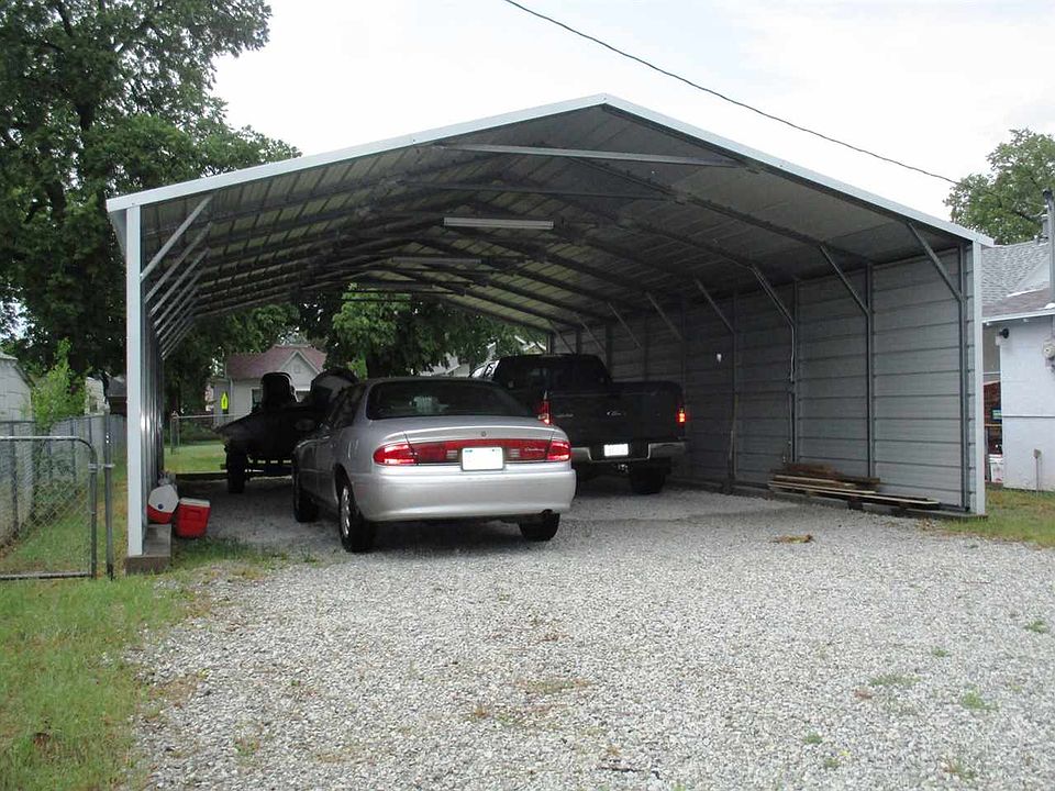 2nd image of 505 E 3rd St