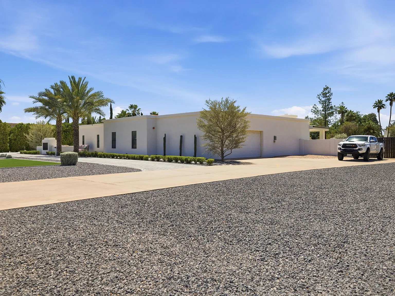 5 bed, 4.5 bath, 3350 sqft, $12,250 — Photo 4