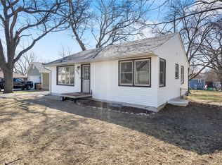 906 Pine Ave, Norwalk, IA 50211