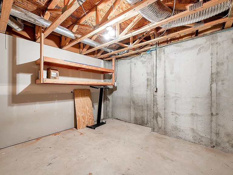 3332 N Governeour Cir — Photo 23
