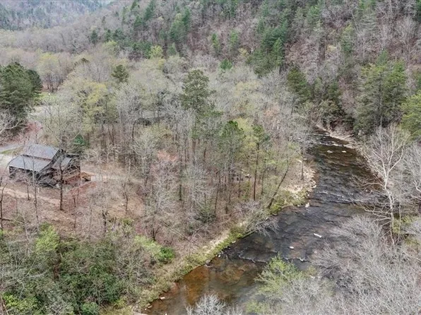 496 Meadow Ln, Talking Rock, GA 30175