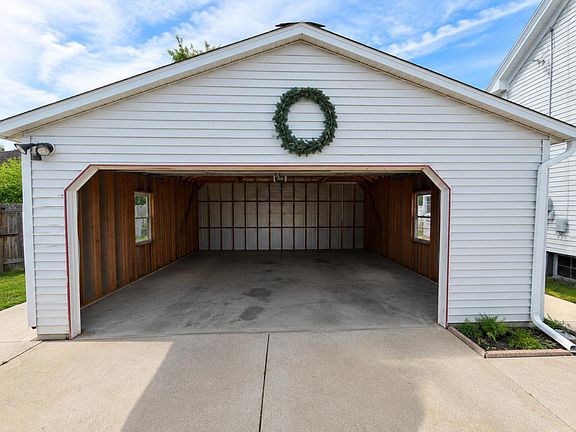 3rd image of 1333 Clara AVENUE