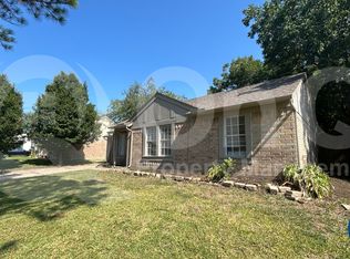 807 Cavalier Dr, Arlington, TX 76017