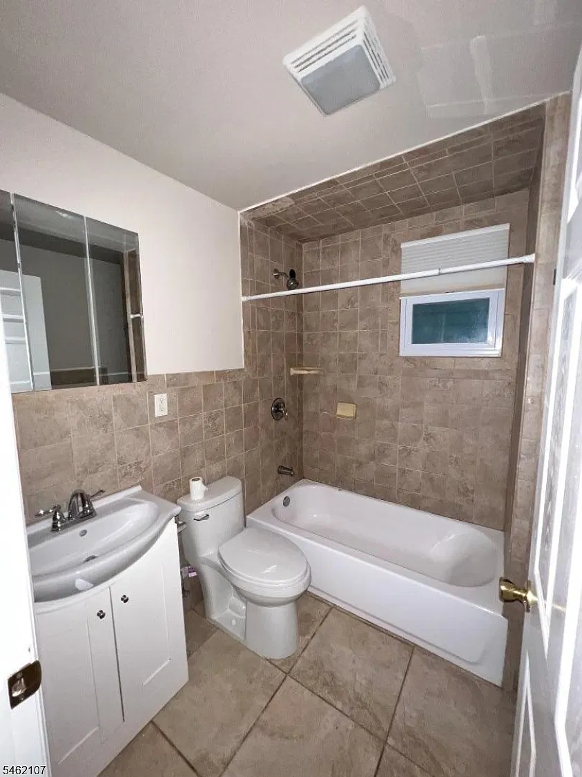 2 bed, 1.0 bath, $2,200 — Photo 4