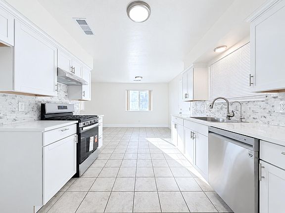 5th image of 3721 W Country Avenue