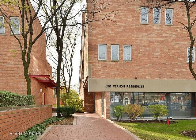 1st image of 630 Vernon Ave APT 3