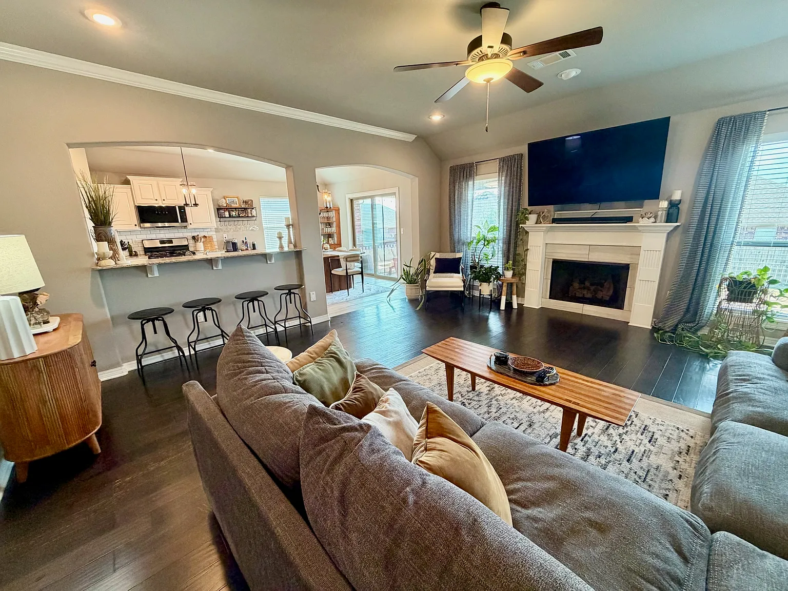 3 bed, 1678 sqft, $2,150 — Photo 2
