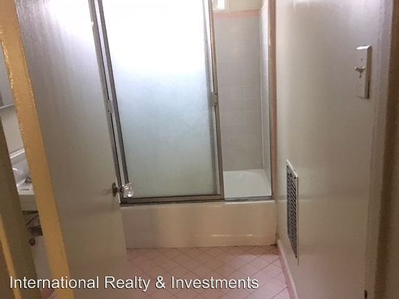 2nd image of 535 S Manhattan Pl APT 5