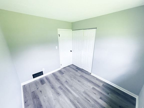 4th image of 3116 Houston Dr