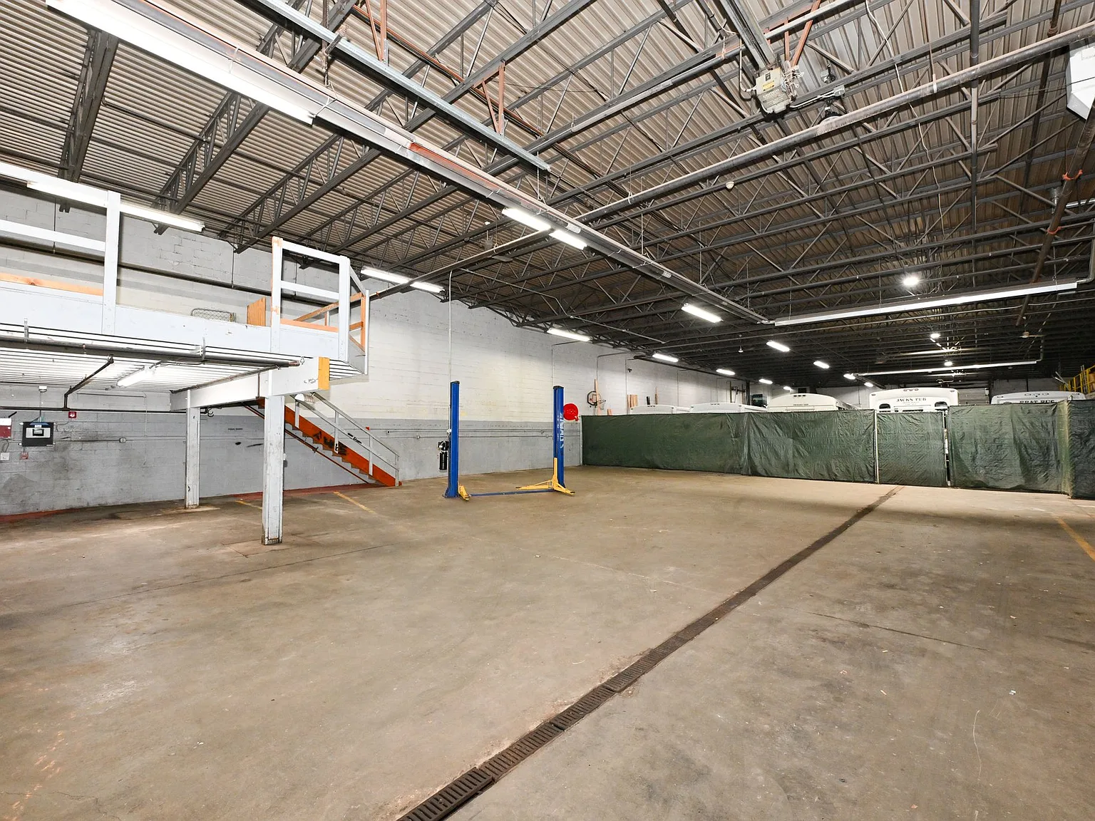 6500 sq ft. Mixed-Use Commercial Space — Photo 4