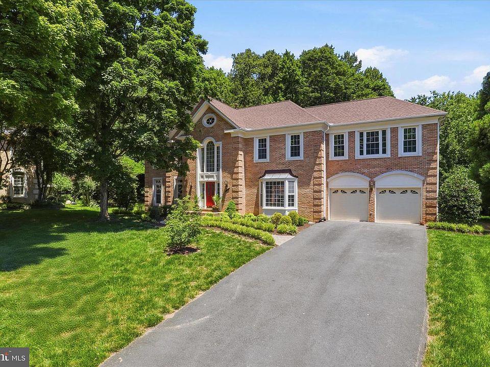 1st image of 9114 Oak Chase Ct