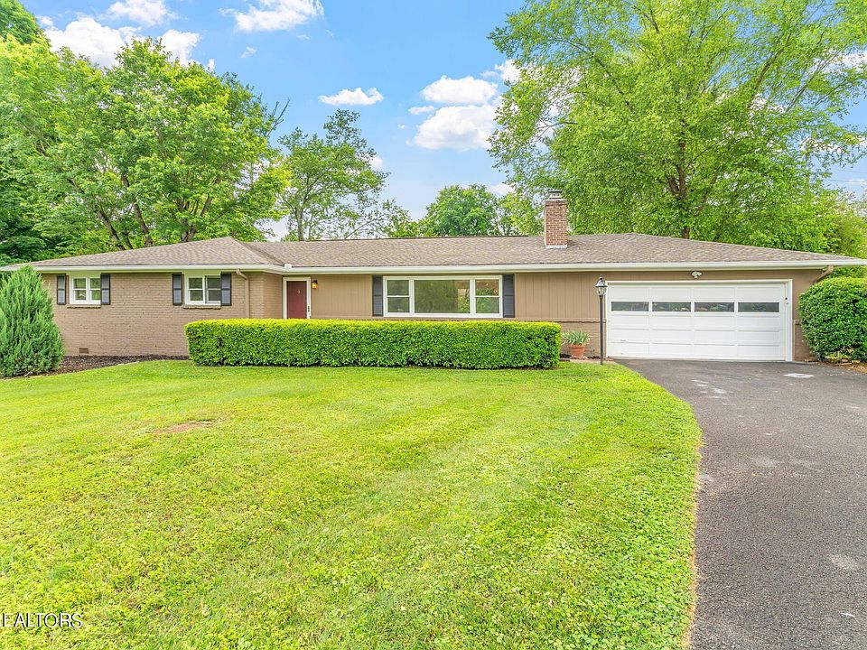 1st image of 411 Hastings Ln