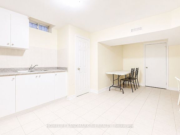 4th image of 226 Helen Ave