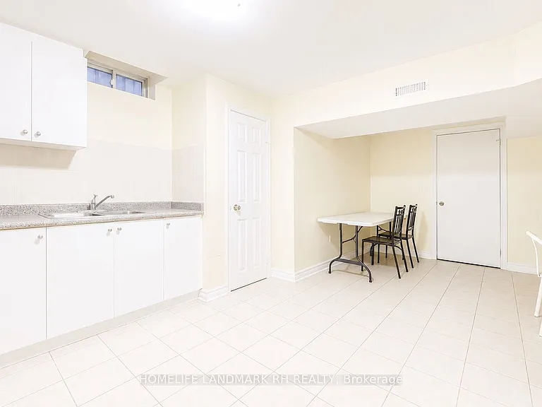 226 Helen Ave — Photo 4