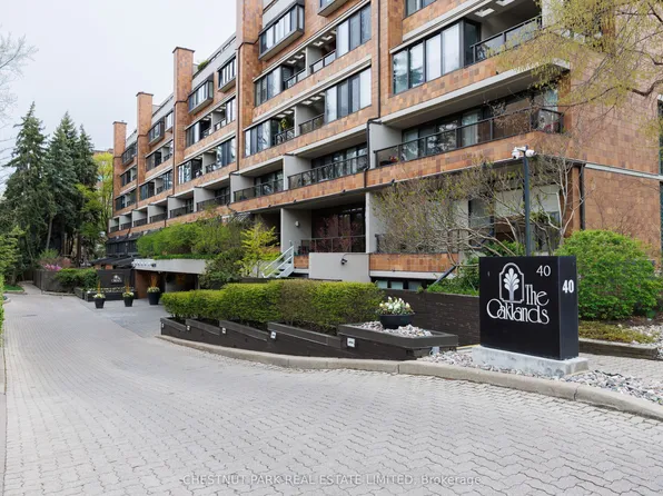 40 Oaklands Ave #203, Toronto, ON M4V 2Z3