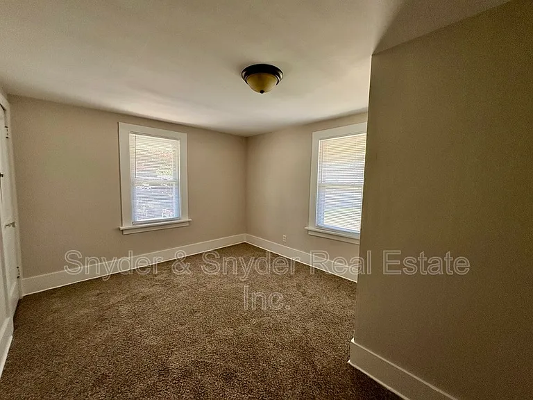 89 2nd Ave — Photo 8