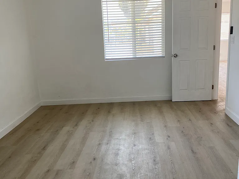 10920 Lillian Ln — Photo 12
