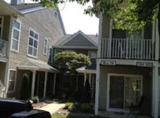 1255 Garrison Ct, Mahwah, NJ 07430