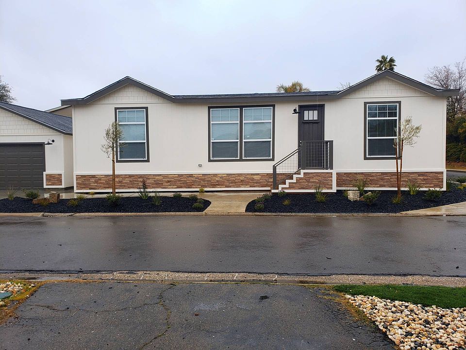 1st image of 5505 S Grove St Space 1