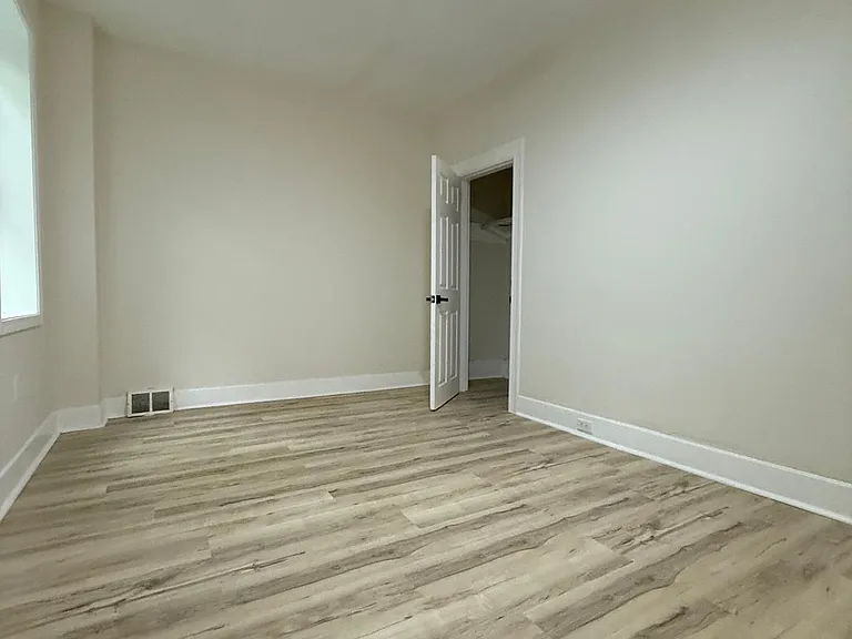230 Wick St — Photo 6