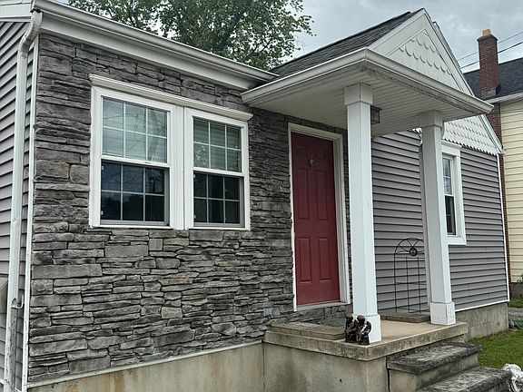 2nd image of 189 Sly St