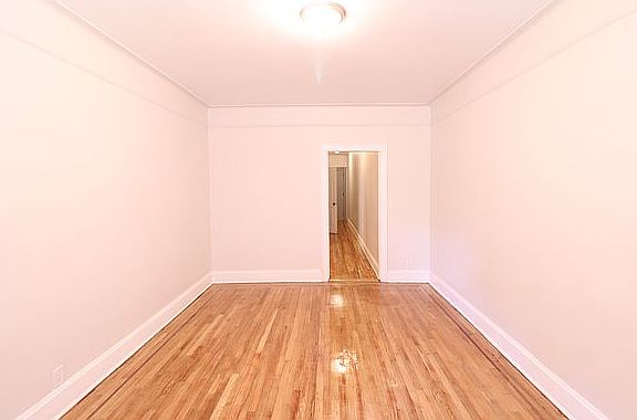 2nd image of 13270 Sanford Ave APT 1I